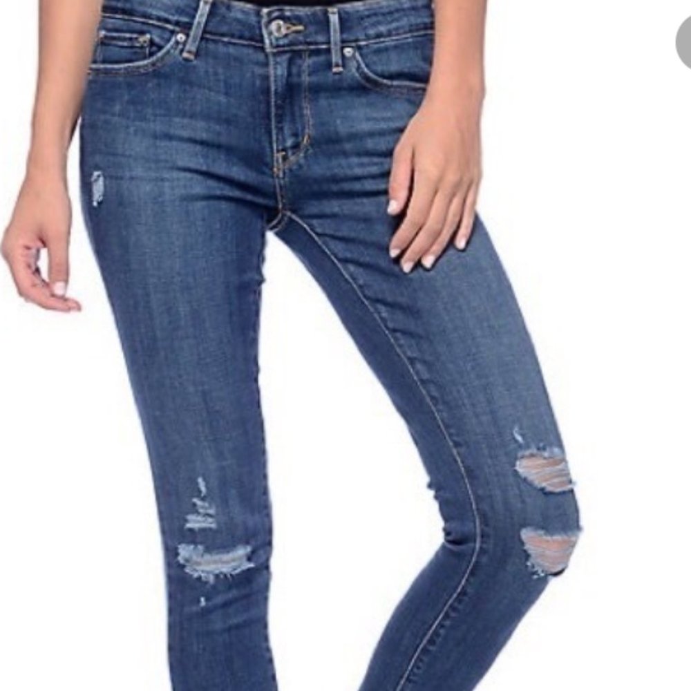 NWOT Levi’s 711 distressed jeans